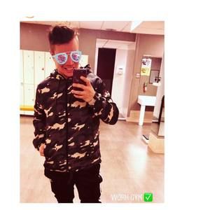 Meet your Posher, Cesar